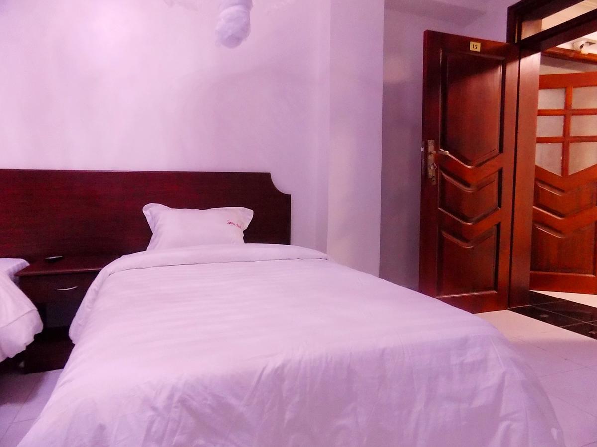Sunrise Hotel Kampala Luaran gambar
