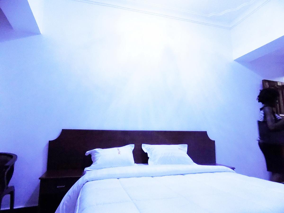 Sunrise Hotel Kampala Luaran gambar
