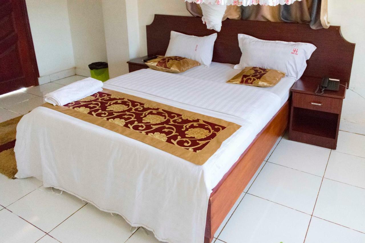 Sunrise Hotel Kampala Luaran gambar